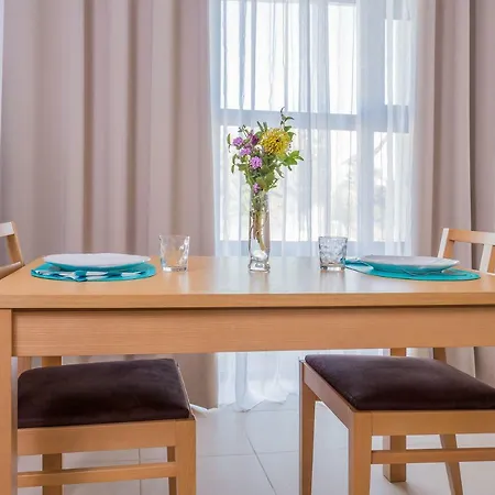 Blue One Palm Apartment *